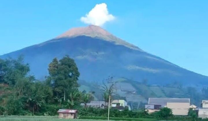 Gunung Slamet Makin Aktif, Suhu Kawah Capai 460 Derajat Celcius