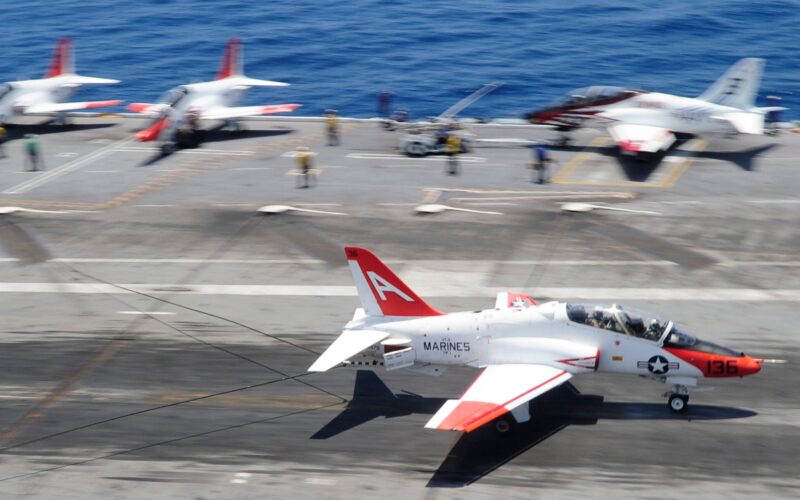 Lockheed Martin Mundur dari Kompetisi Jet Latih Angkatan Laut AS