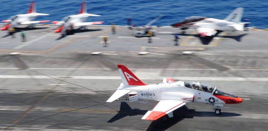 Lockheed Martin Mundur dari Kompetisi Jet Latih Angkatan Laut AS