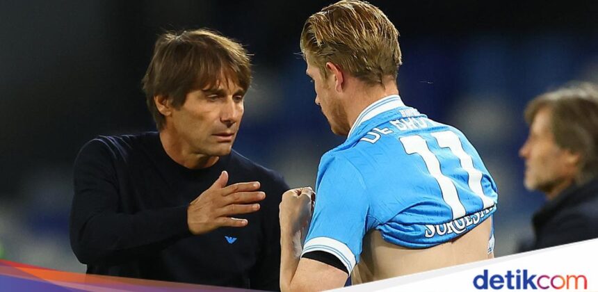 Napoli Pantau Sarri dan Mancini Jika Antonio Conte Hengkang