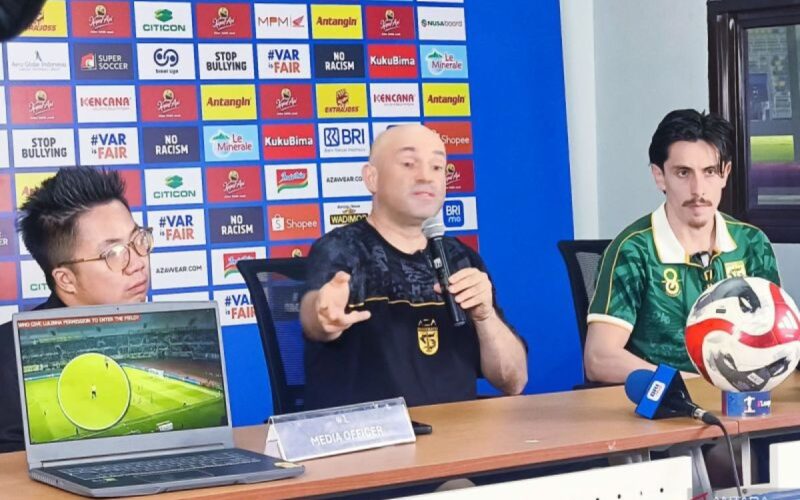 Pelatih Persebaya Tavares Minta Pemain Bahagia Hadapi Malut United