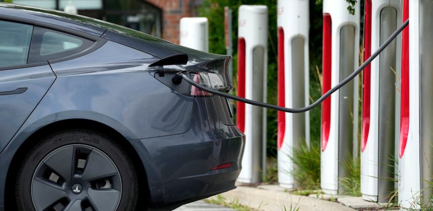 Saham AS Turun Akibat Perundingan Damai Iran Macet dan Saham Software Anjlok