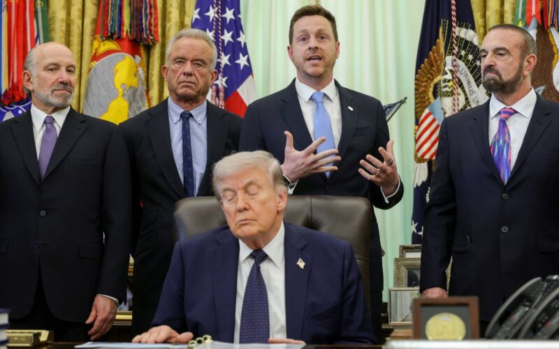 Trump Kirim Banyak Postingan di Truth Social pada Dini Hari, Kurang Tidur