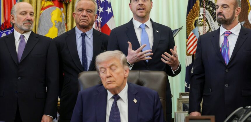 Trump Kirim Banyak Postingan di Truth Social pada Dini Hari, Kurang Tidur