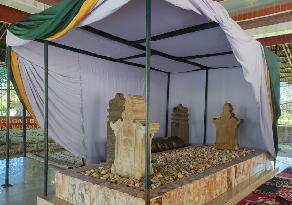 Sultan Malik As-Saleh, Dari Sebuah Makam Tua, Islam Menyinari Nusantara