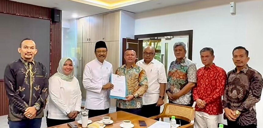 Ayah Wa Temui Mensos di Jakarta, Perjuangkan Bantuan untuk Puluhan Ribu Korban Banjir Aceh Utara