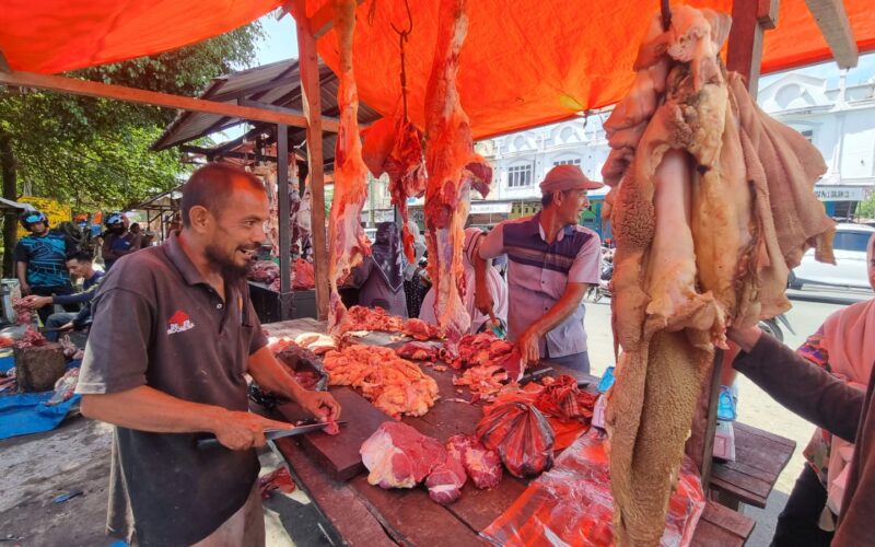 Harga Daging Meugang di Banda Aceh Tembus Rp180 Ribu, Tradisi Tetap Bertahan di Tengah Kenaikan