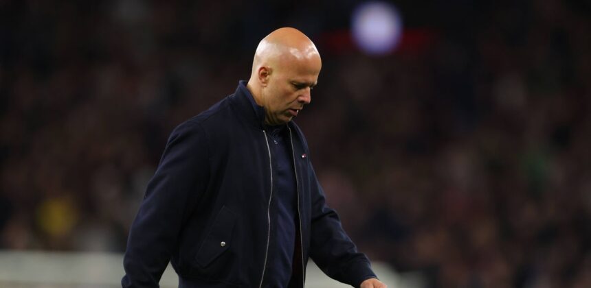 Arne Slot Dapat Ultimatum dari Legenda Liverpool