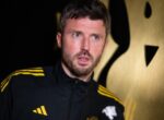 Bryan Robson Dorong Michael Carrick Batalkan Keputusan Hengkang Casemiro dari Manchester United