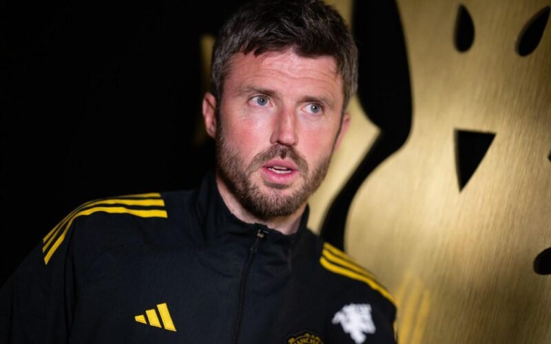 Bryan Robson Dorong Michael Carrick Batalkan Keputusan Hengkang Casemiro dari Manchester United