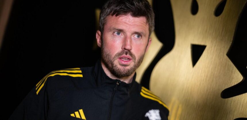 Bryan Robson Dorong Michael Carrick Batalkan Keputusan Hengkang Casemiro dari Manchester United