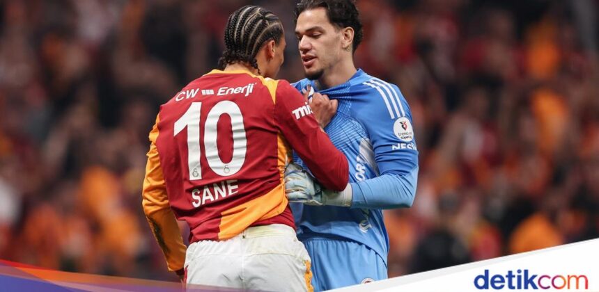 Ederson Kartu Merah dan Sikut Layar VAR di Laga Fenerbahce vs Galatasaray