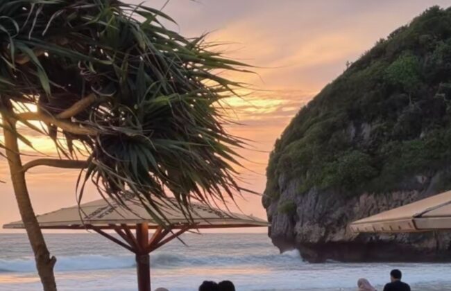 Lampuuk dan Keajaiban Senja di Pesisir Samudra Hindia