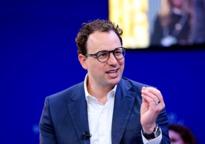 Anthropic Ajukan IPO Rahasia ke SEC, Kalahkan OpenAI
