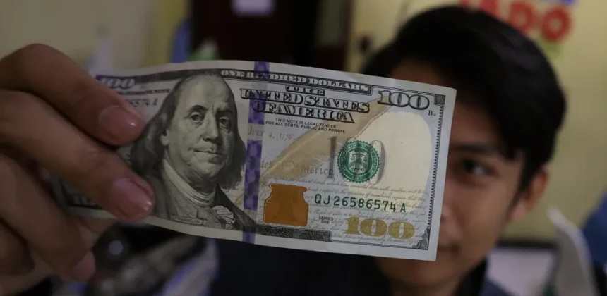 Rupiah Mendekati Rp 18.000, Tekanan Eksternal dan Internal Terus Berlanjut