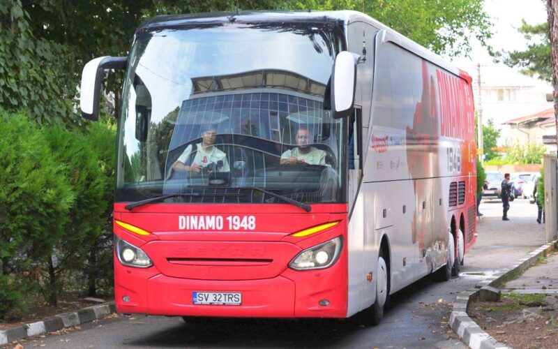 Dinamo București Ubah Desain Autocar, Gagal Catat Trofi