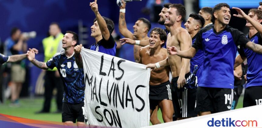 FIFA Selidiki Spanduk Malvinas yang Dibawa Pemain Argentina