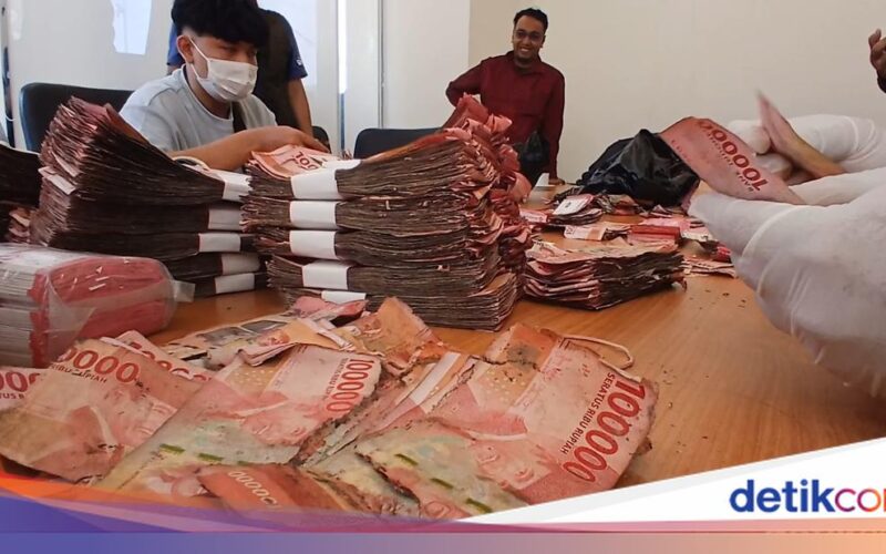 Ida Ganti Uang Rp 1,54 Miliar yang Rusak Akibat Banjir Rob
