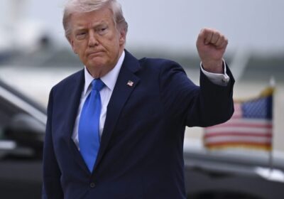 Investor Memecoin $TRUMP Kehilangan $3,8 Miliar, Trump Untung $636 Juta
