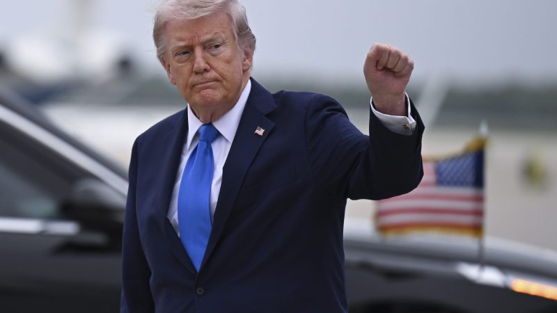 Investor Memecoin $TRUMP Kehilangan $3,8 Miliar, Trump Untung $636 Juta
