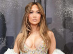 Jennifer Lopez Rayakan Ulang Tahun Bersama Adik di Eropa