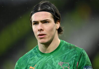 Leeds United Incar Jacob Widell Zetterstrom dari Derby County
