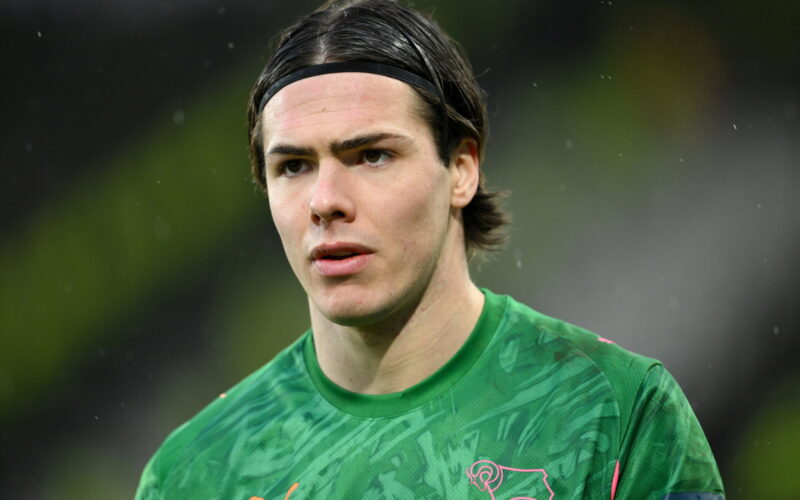 Leeds United Incar Jacob Widell Zetterstrom dari Derby County