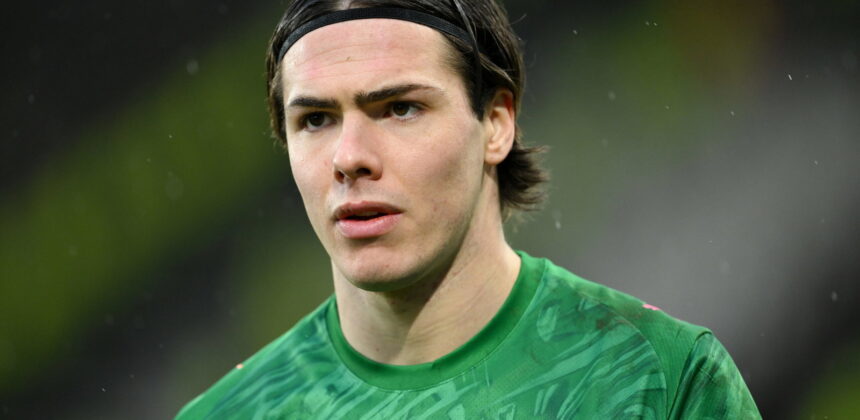 Leeds United Incar Jacob Widell Zetterstrom dari Derby County