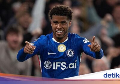 Manchester United Sepakati Transfer Andrey Santos dari Chelsea