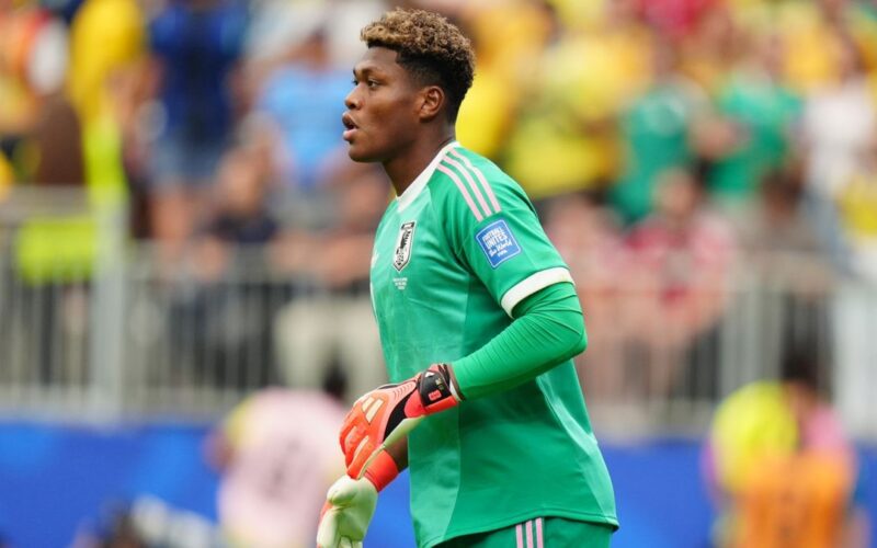 Newcastle United Diskusikan Transfer Zion Suzuki untuk Kiper Baru