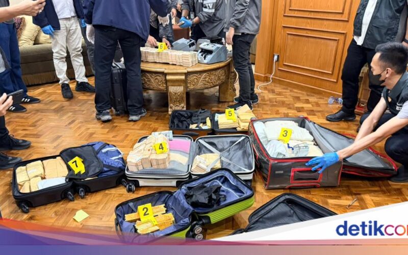 Polisi Temukan 74 Kg Emas Tersembunyi di Brankas Rumah Mewah