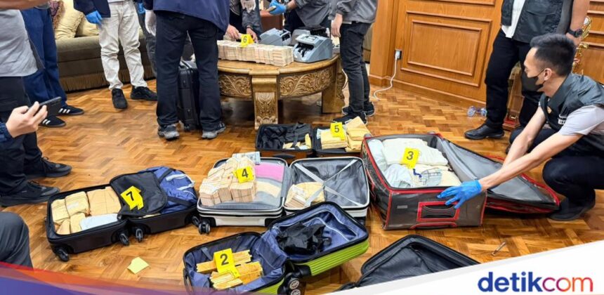 Polisi Temukan 74 Kg Emas Tersembunyi di Brankas Rumah Mewah