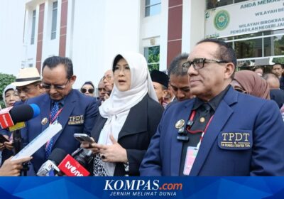 Sidang Kasus Ijazah Jokowi Dihentikan, Hakim Kabulkan Eksepsi Dokter Tifa