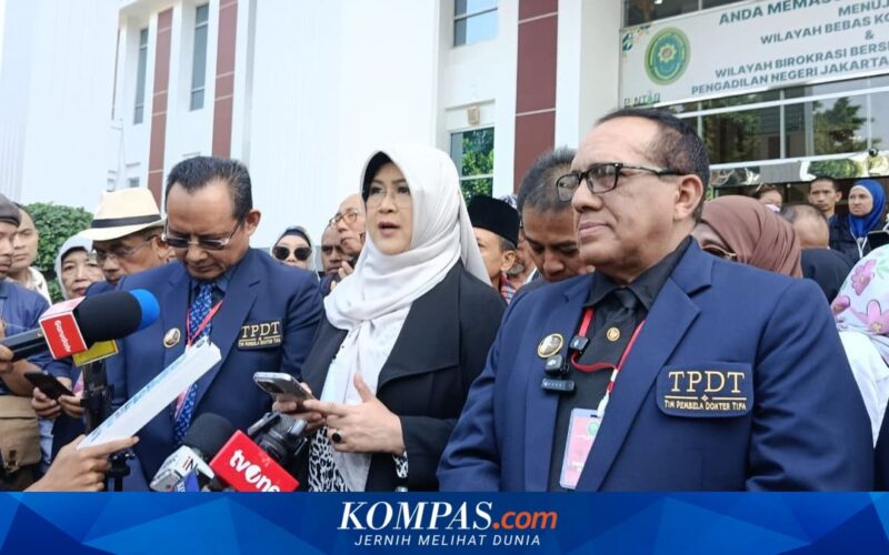 Sidang Kasus Ijazah Jokowi Dihentikan, Hakim Kabulkan Eksepsi Dokter Tifa