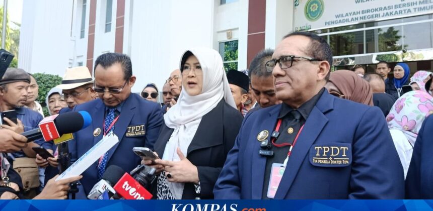 Sidang Kasus Ijazah Jokowi Dihentikan, Hakim Kabulkan Eksepsi Dokter Tifa