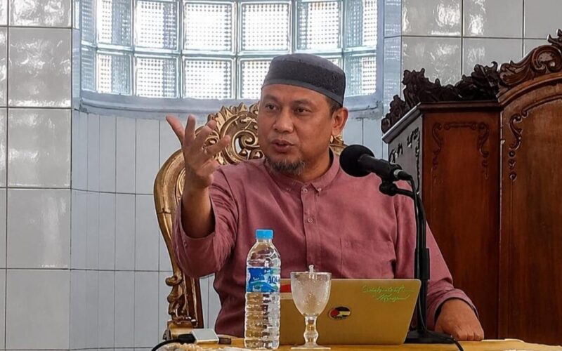 Ustadz Deddy Ajak Jamaah Makmurkan Masjid dengan Gerakan Subuh