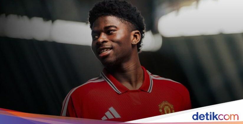 Carlos Baleba Resmi Bergabung dengan Manchester United