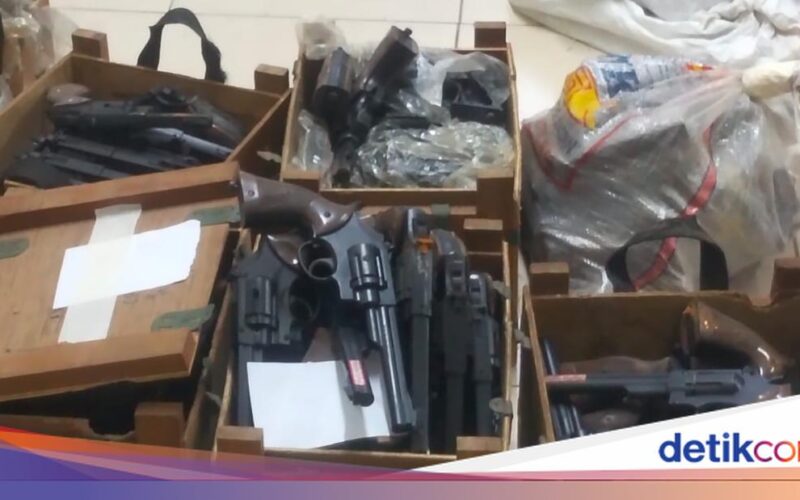 DPR Desak Usut Ratusan Senjata di Sekolah Swasta Jakarta