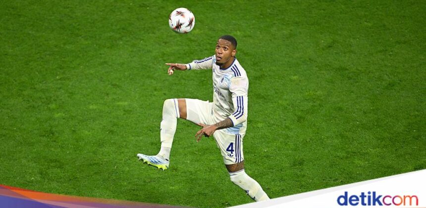 Ezri Konsa Resmi Pindah ke Arsenal, Sampaikan Pesan Haru