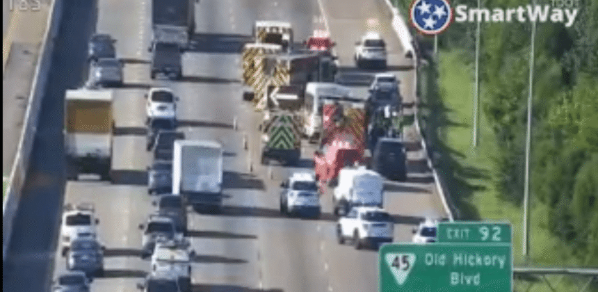 Kecelakaan Bus Sekolah di I-65 South, Beberapa Terluka