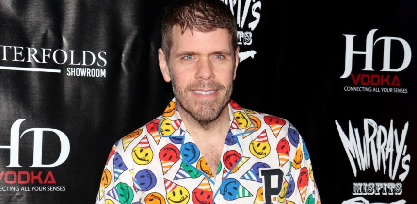 Kepanikan Terjadi Setelah Livestream Mengganggu Perez Hilton
