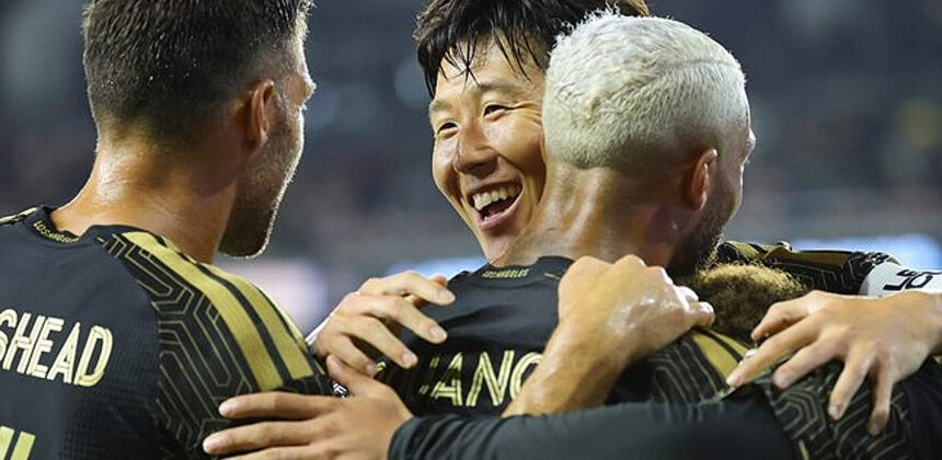 LAFC Menang Dramatis Atas Chivas Guadalajara Lewat Penalti