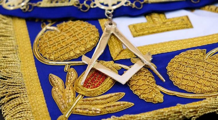 Pembatalan Pemakaman Masonic Soroti Ketegangan Gereja dan Mason