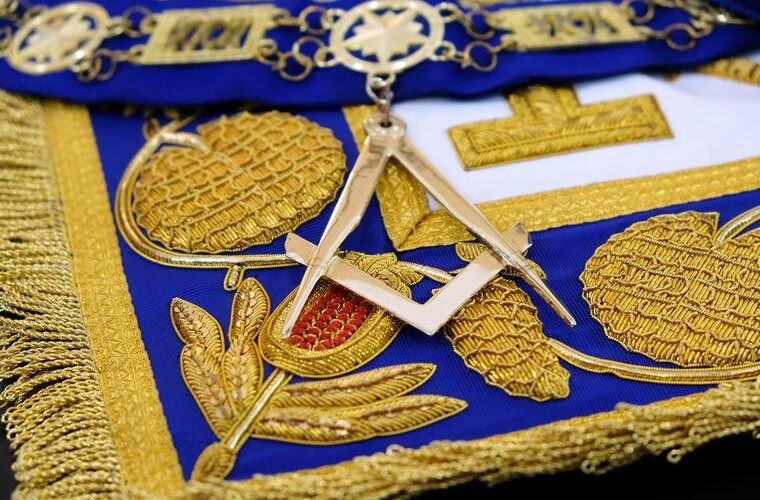 Pembatalan Pemakaman Masonic Soroti Ketegangan Gereja dan Mason