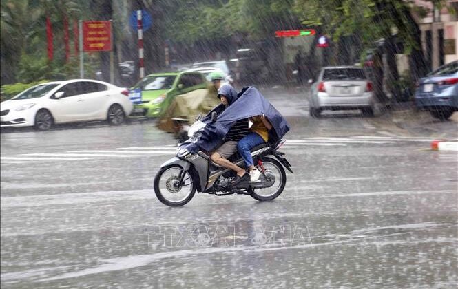 Peringatan Badai Petir dan Risiko Banjir di Vietnam Utara dan Tengah