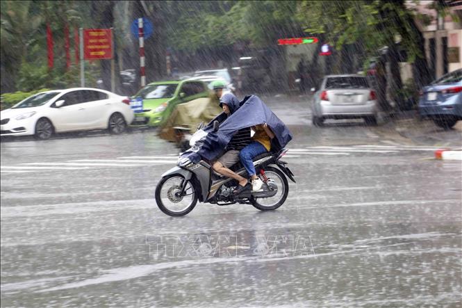 Peringatan Badai Petir dan Risiko Banjir di Vietnam Utara dan Tengah