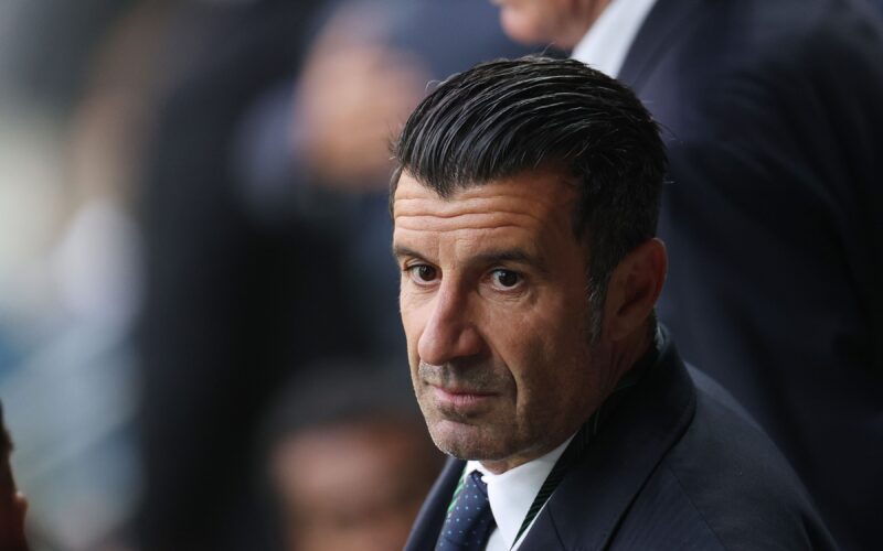 Barcelona Tolak Tawaran Revolut Gara-Gara Luis Figo