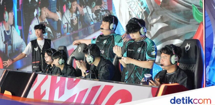 Jadwal MPL ID S18: RRQ Hoshi Hadapi Dewa United Esports