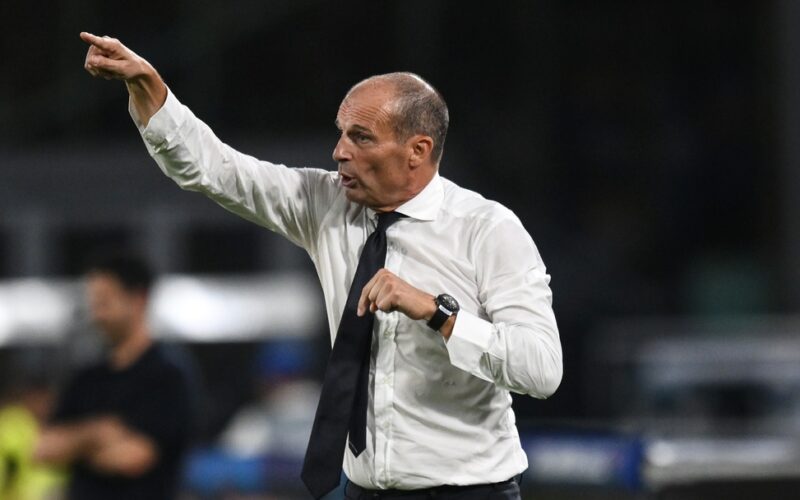 Napoli Target Kemenangan Pertama di Kandang Lawan Bologna