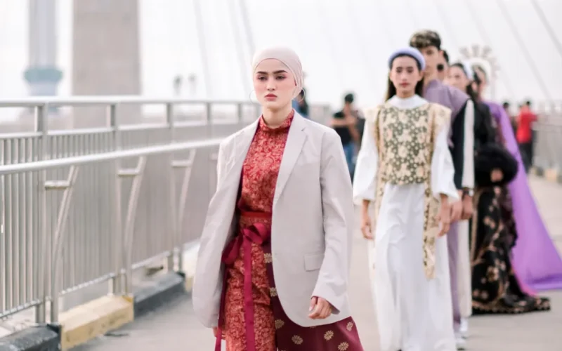 Batik Jadi Tren Fashion Modern dan Identitas Budaya